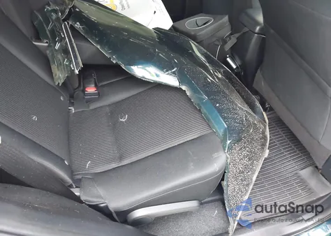 2017 Toyota Rav4 Le z USA, uszkodzony, nr VIN JTMBFREV3HJ710998